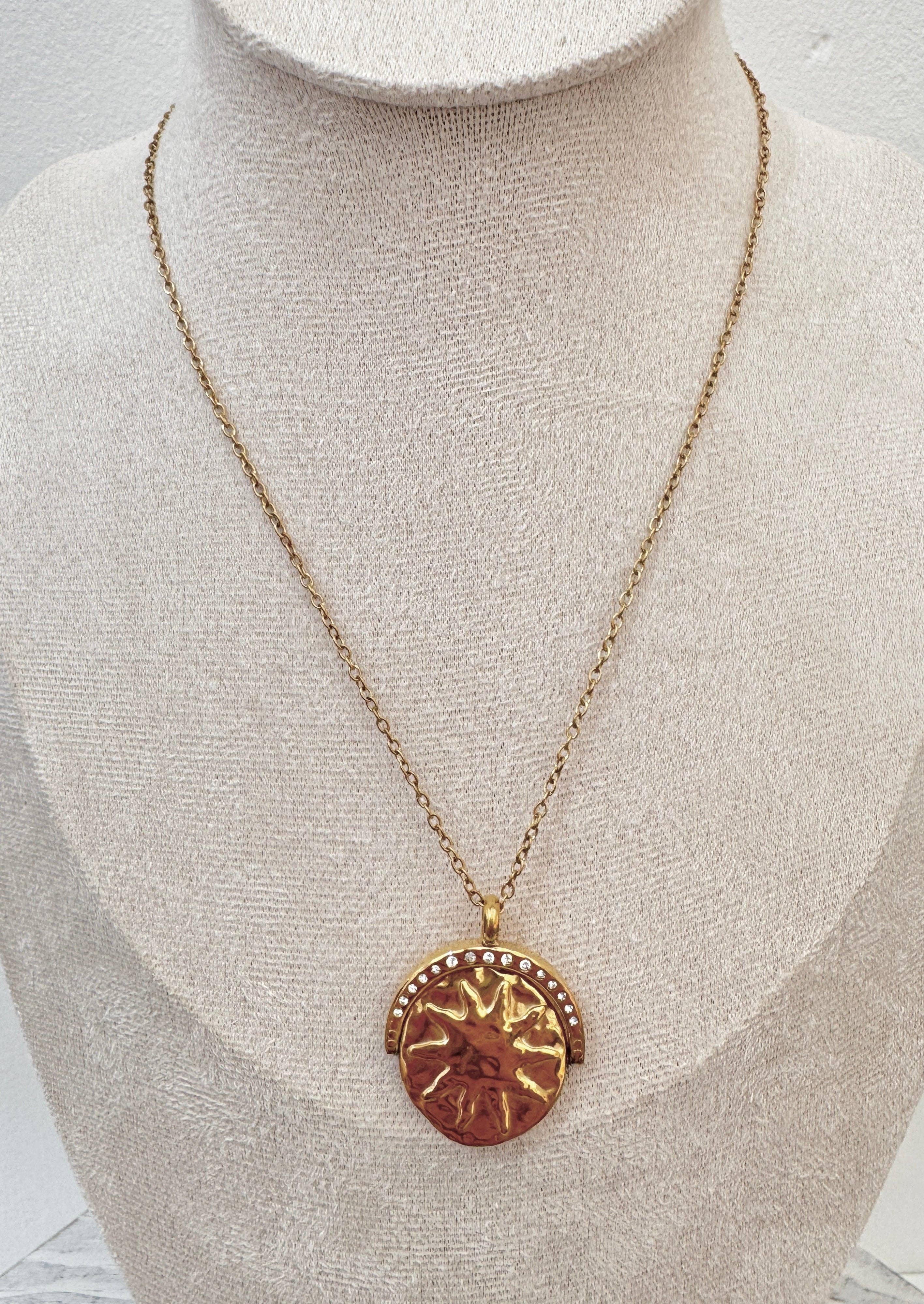 Wild Spirit London - Vente Colliers à pendentif - Le collier plaqué or étanche Eclipse4