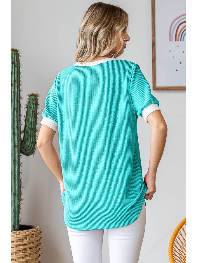 7th Ray - Vendita all'ingrosso Top in maglia - Donna - Top a coste con bottoni a contrasto sul davanti e maniche corte T544913