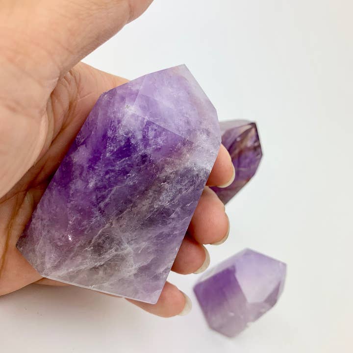 Pelham Grayson Rose - Wholesale Spiritual Stone/Crystal - *Amethyst | Standing Points | Polished | 1/2 Kilo | 40-70mm | Brazil1