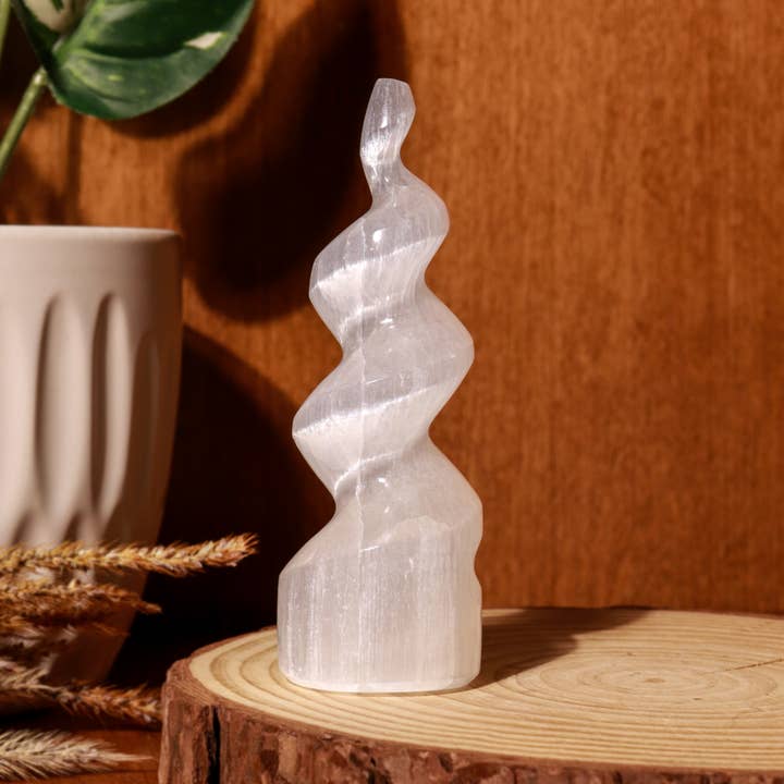 Natures Artifacts Inc - Wholesale Spirituele steen/kristal - Selenietspiraal voor lichtbak | Seleniet Spiral Tower1