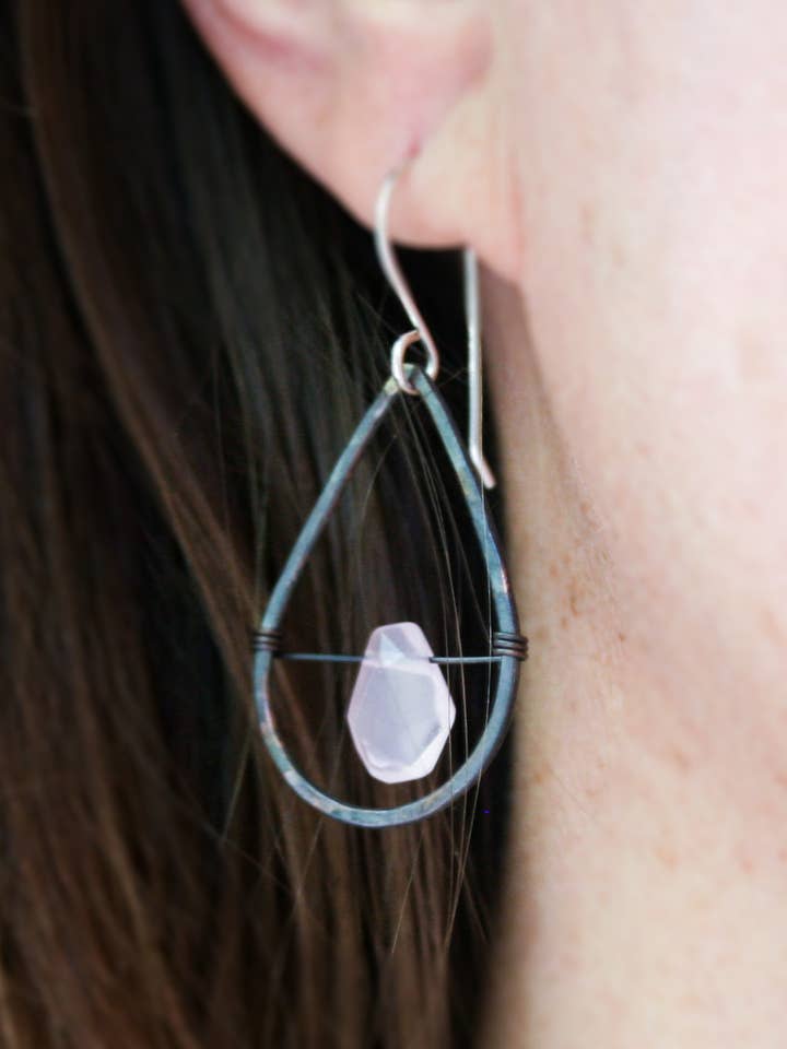 Whimsy Drop Ohrringe-schwarz-groß für den Großhandel von Rising Jewelry