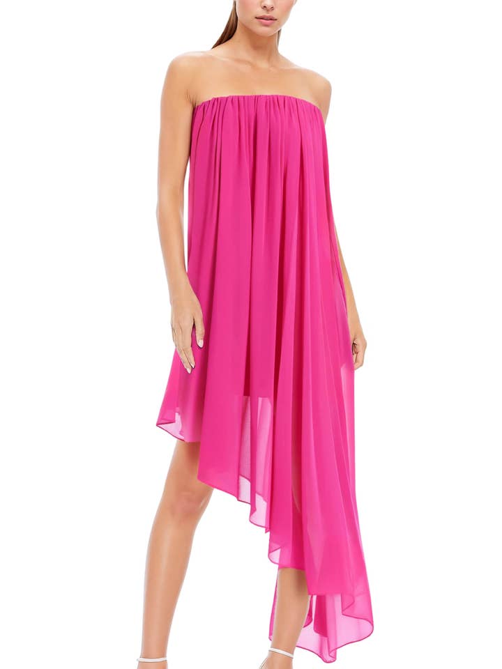 Robe en chiffon sans bretelles à ourlet asymétrique One33 Social pour la vente par Immediate Apparel