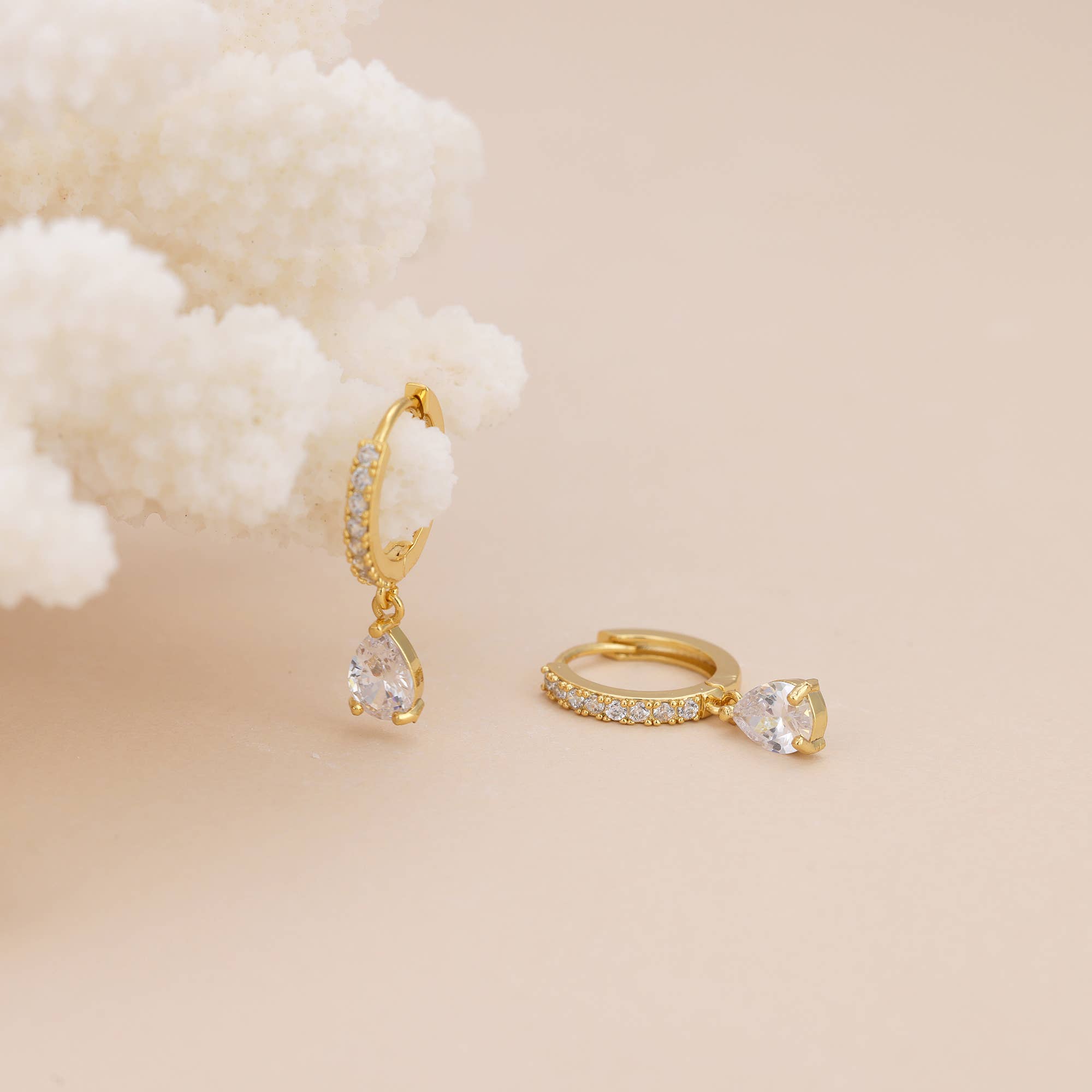 Melange Blanc - Vente Petits anneaux - Boucles d'oreilles pendantes créoles à charnière en forme de larme dorée avec baguette E0199