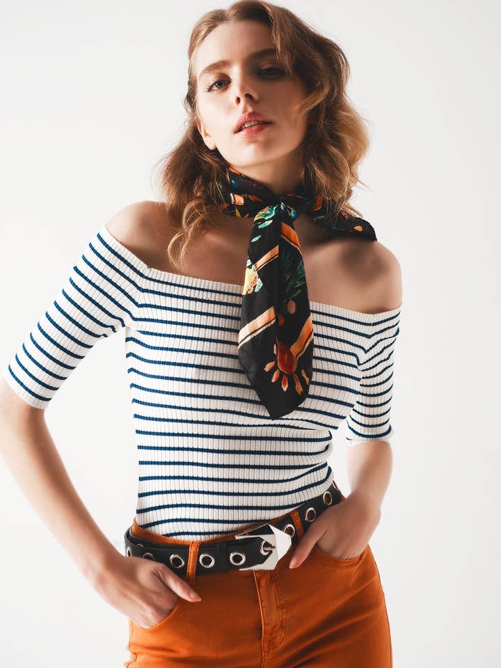 Gestreept bardot-topje in marineblauw voor wholesale door Q2—All Orders:Free Duties for the US,UK,and Canada