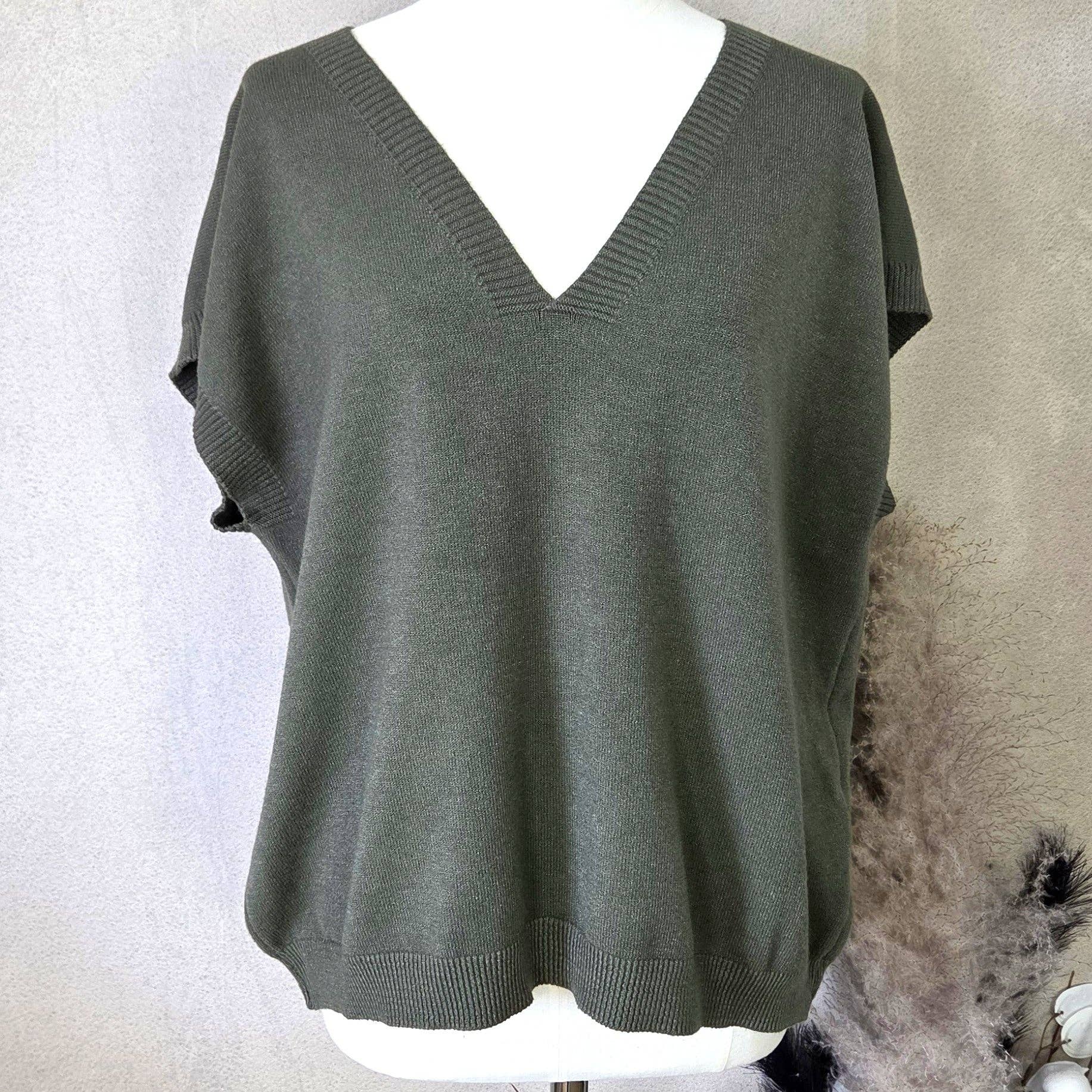 Tempest Designs - Wholesale Knit Top - Women's - Viscose mix knitted tank top with V-neck3