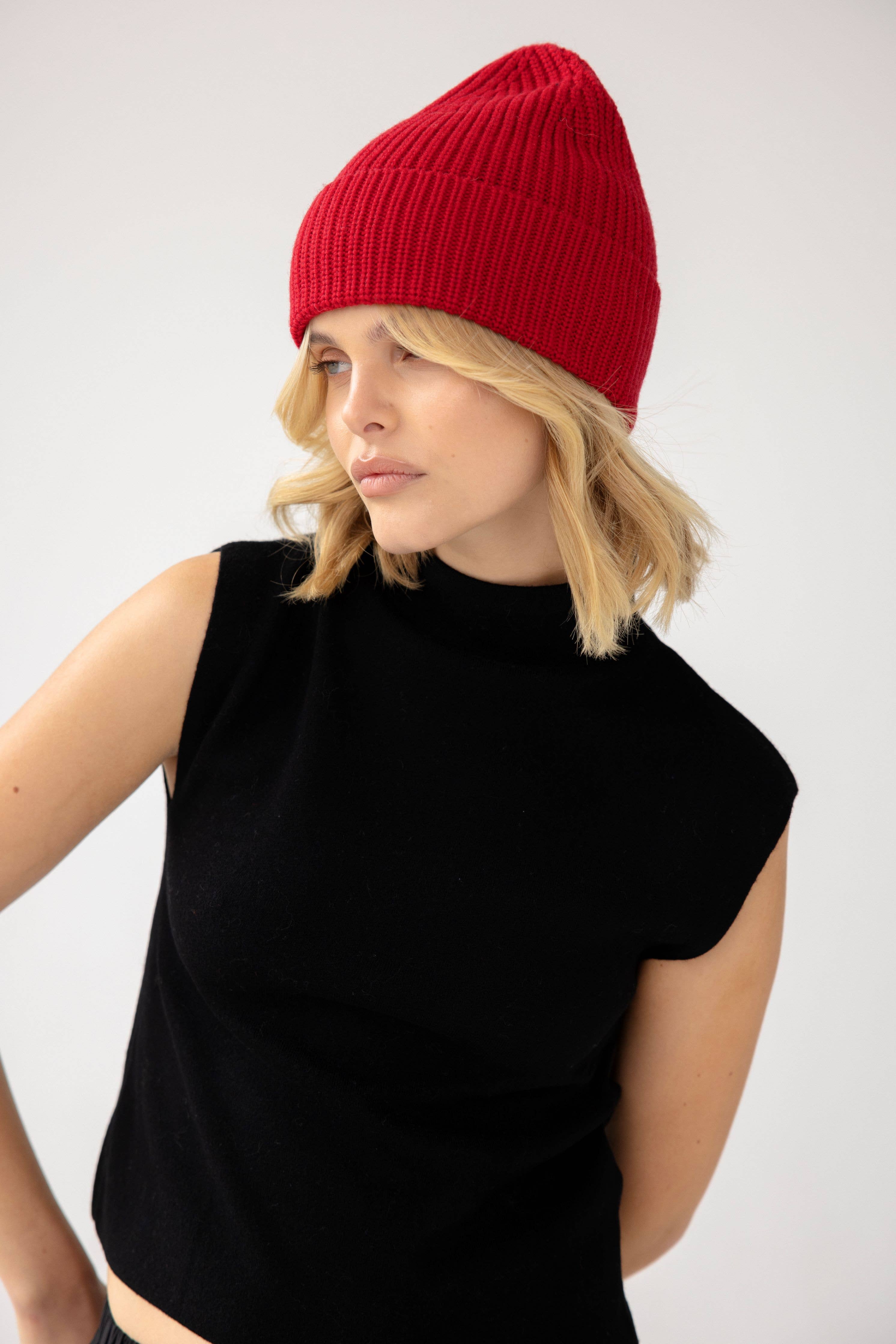 Arctic Fox & Co. - North America - Wholesale Beanie - Unisex - Merino Wool Beanie - Rosewood Red