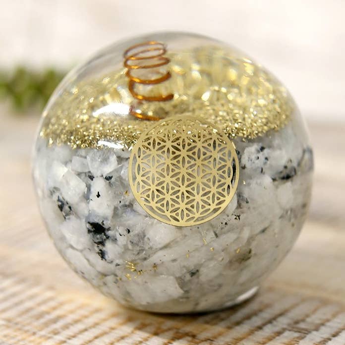 Orgonitkugel Mondstein mit Blume des Lebens für den Großhandel von Ethike.eu