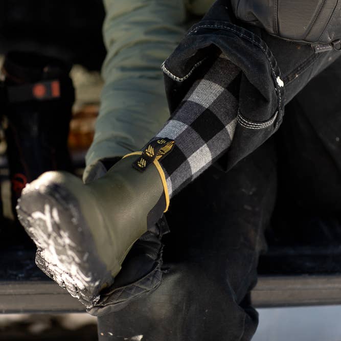 Black Heathered Grey 20-30 mmHg Cotton Compression Socks: Montana Plaid for wholesale on Faire4