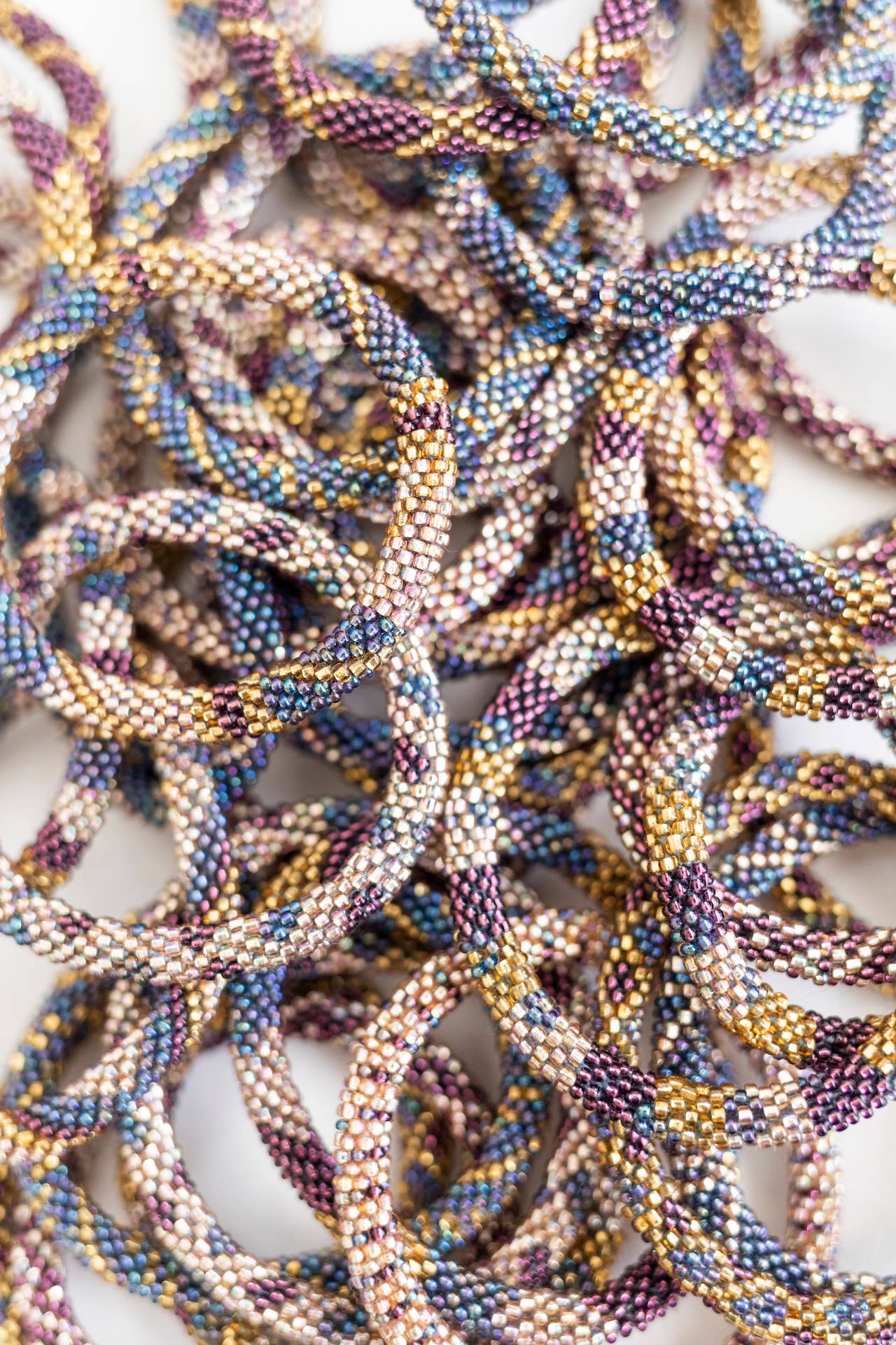 Aid Through Trade – Großhandel Perlenarmband – Roll-On® Armbänder - Bejeweled Set mit 12 Stück2