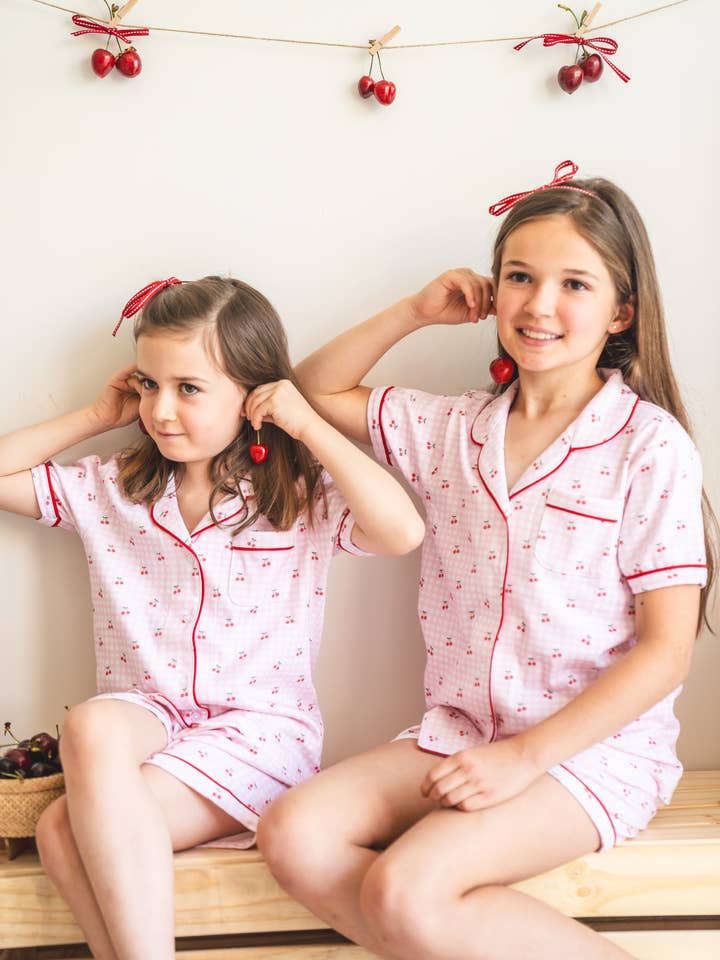 Conjunto de Pijama Corto para Niñas Cherries Pima para venta al por mayor de Little Blue Swallow