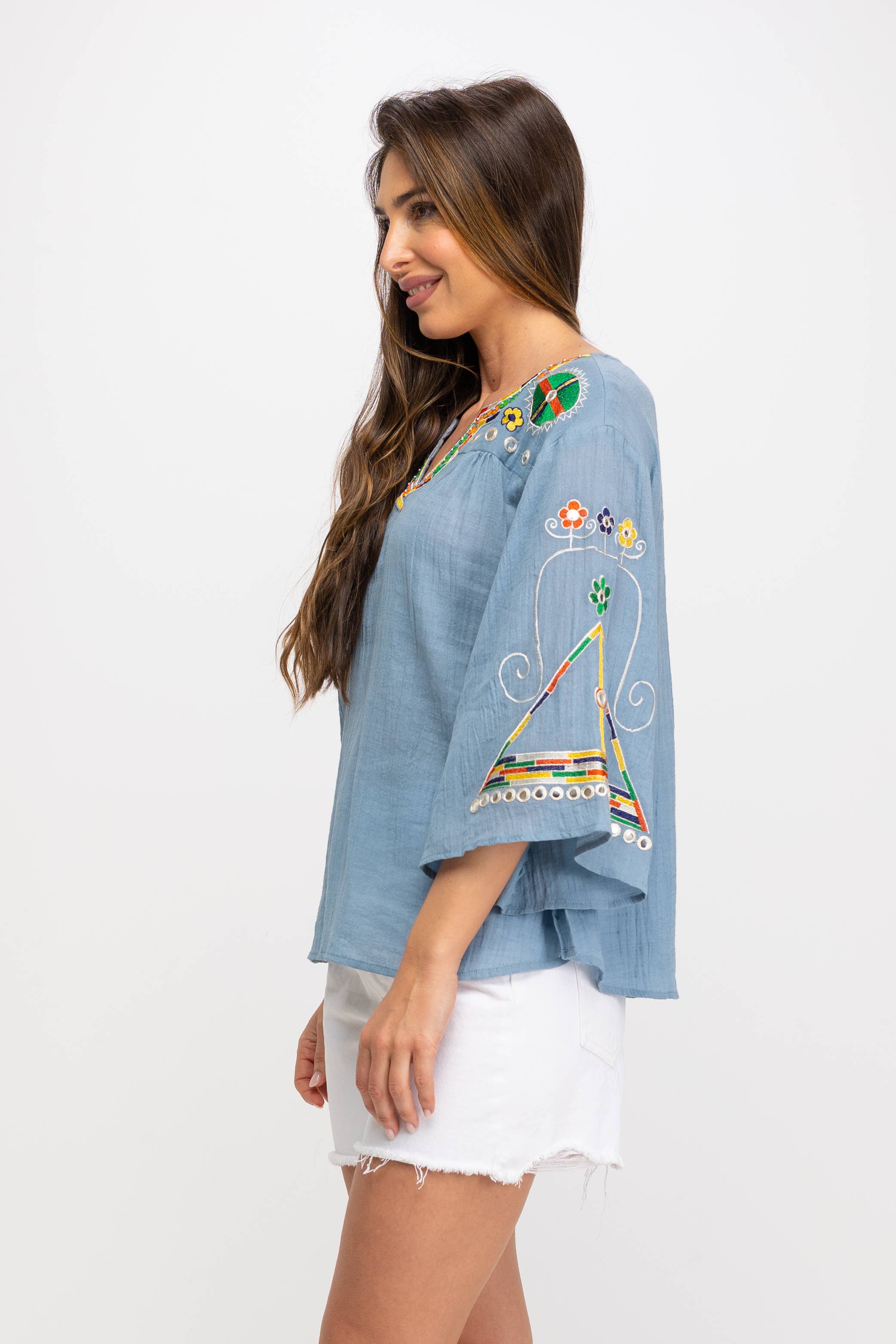 Peace & Love (CALAO IMPORT EXPORT S.L.) - Wholesale Blouse - Women's - PLAIN EMBROIDERED BLOUSE PR9011B7