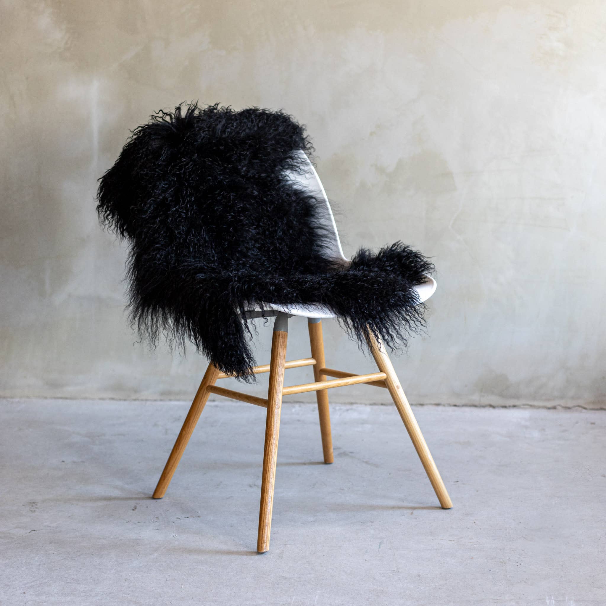Van Buren - Wholesale Chair Cushion - Tibetan sheepskin | 14 Colors10
