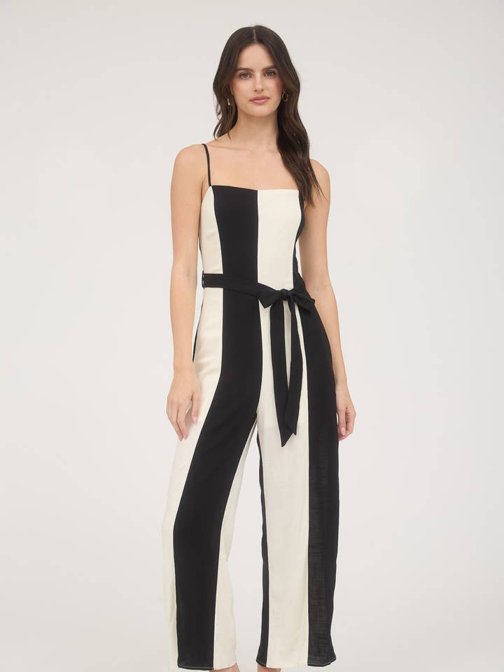 Macacão com cinto e alças finas de riscas largas por atacado de Blu Pepper