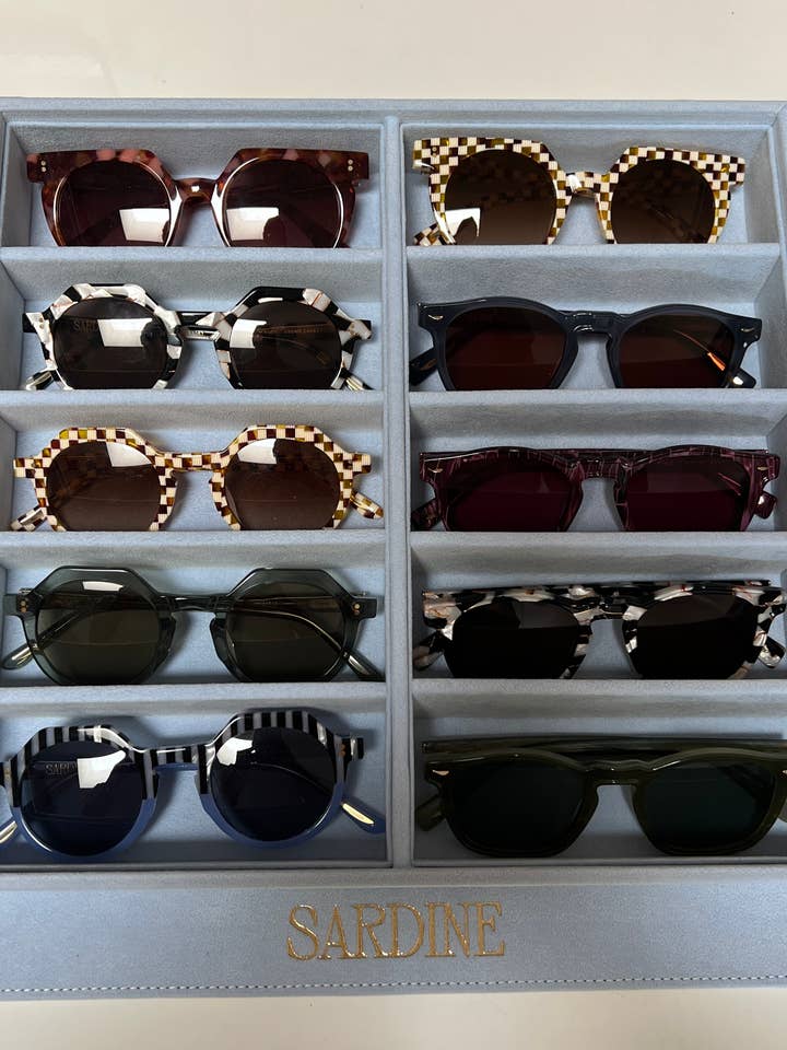 Fløjlsudstillingskasse for engroshandel hos SARDINE