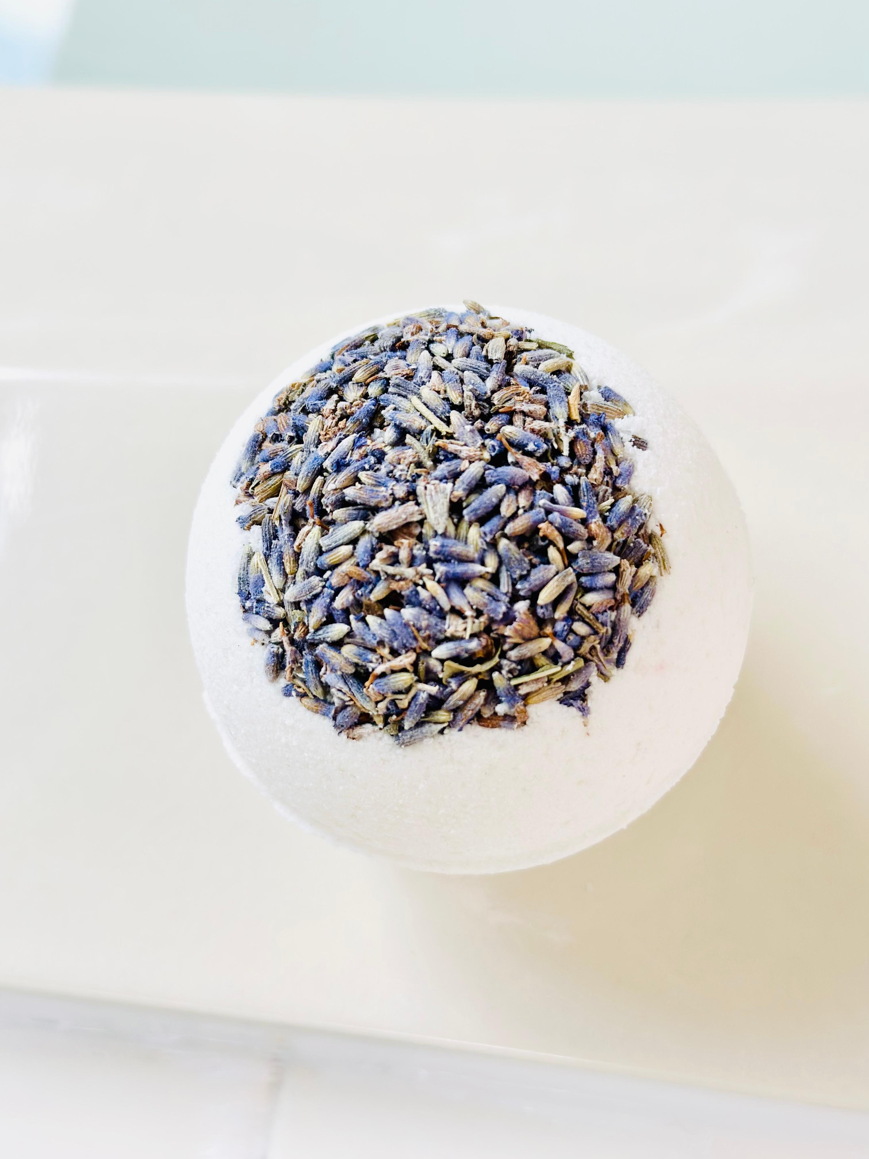 Salt & Sage Apothecary – wholesale Bath bomb/fizz – Soothing Lavender Bath Bomb2
