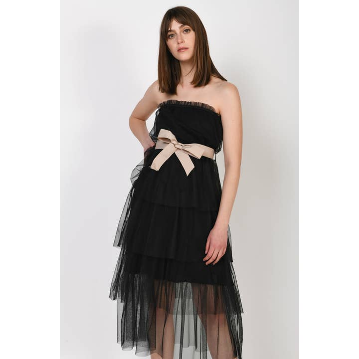 Tulle long decollete dress for wholesale by Nuna Lie