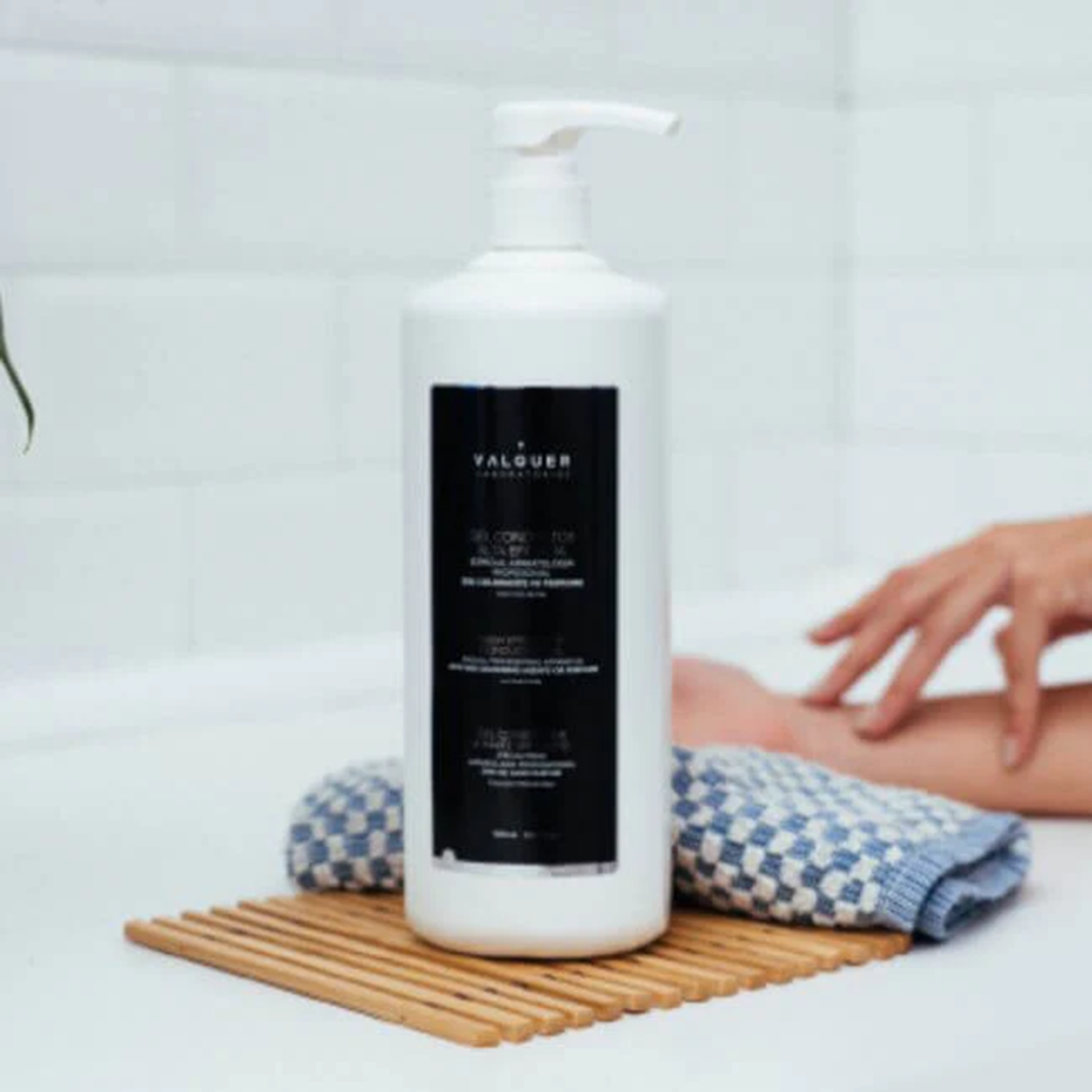 Valquer Laboratorios - Wholesale Electronic Skincare Device - Facial & Body Conductor Gel Pack - 6000 ml1