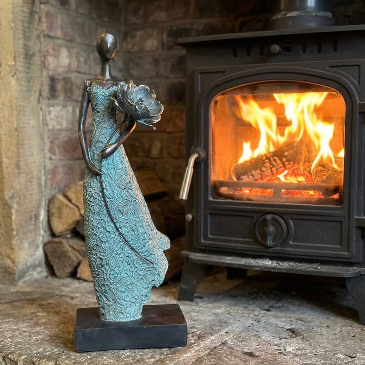 Bentley & Bo – wholesale Sculpture – Rose - Girl Holding Flower in Front1