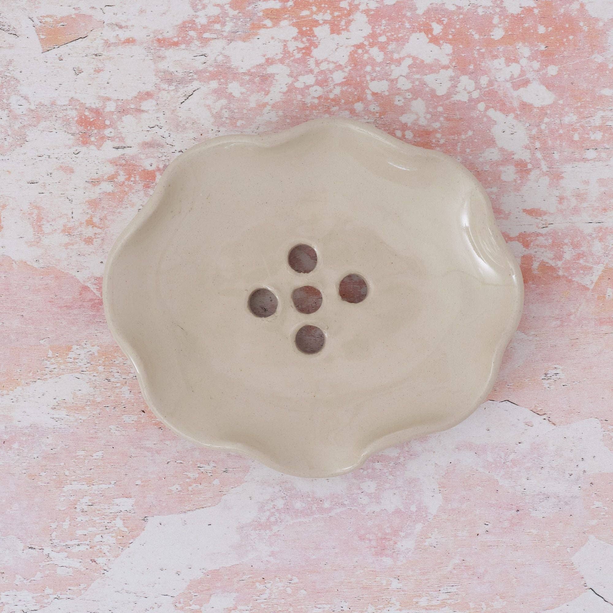 Botanique Workshop – wholesale Bath soap dish – Hand Thrown Stoneware Frilly Soap Dish