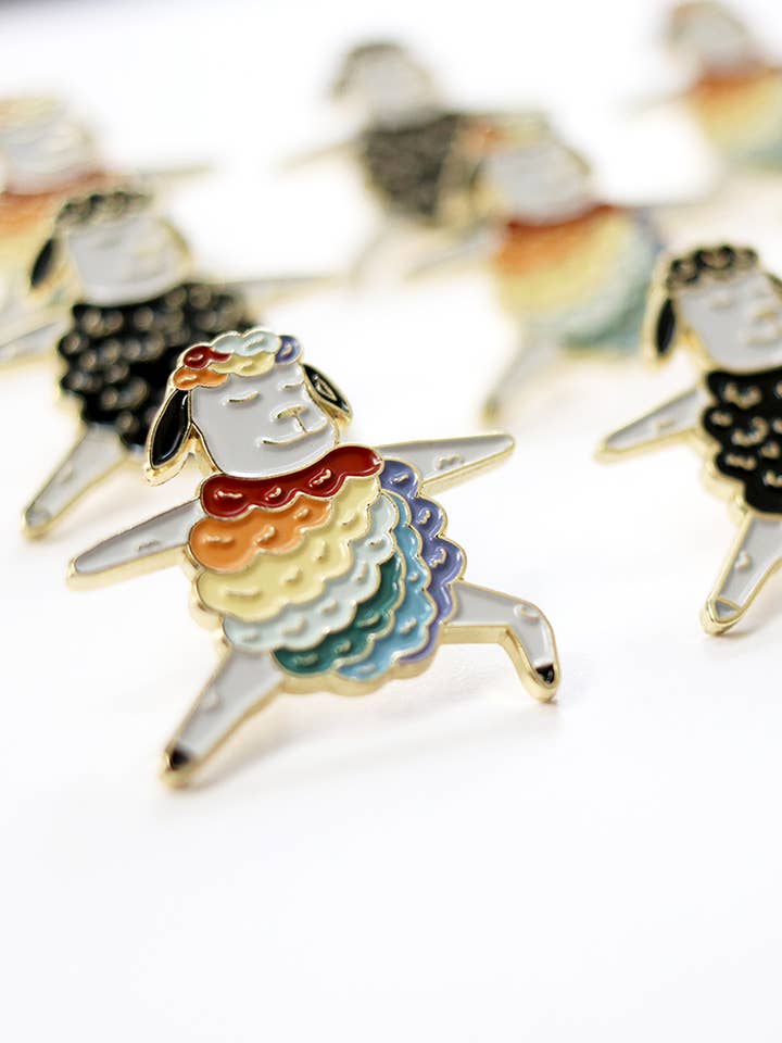 Rainbow Sheep Warrior 2 Yoga-Anstecker für den Großhandel von Easy Sunday Club