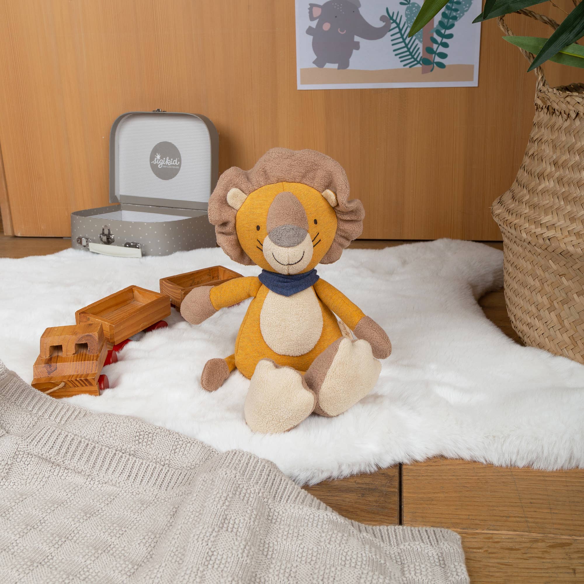 sigikid - Wholesale Stuffed/Plush Toy - Kids & Baby - Cuddly toy lion yellow7