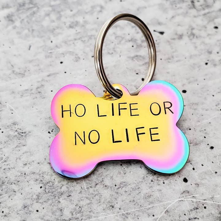 Haustiermarke HO LIFE OR NO LIFE in Knochenform für den Großhandel von Salt and Sparkle