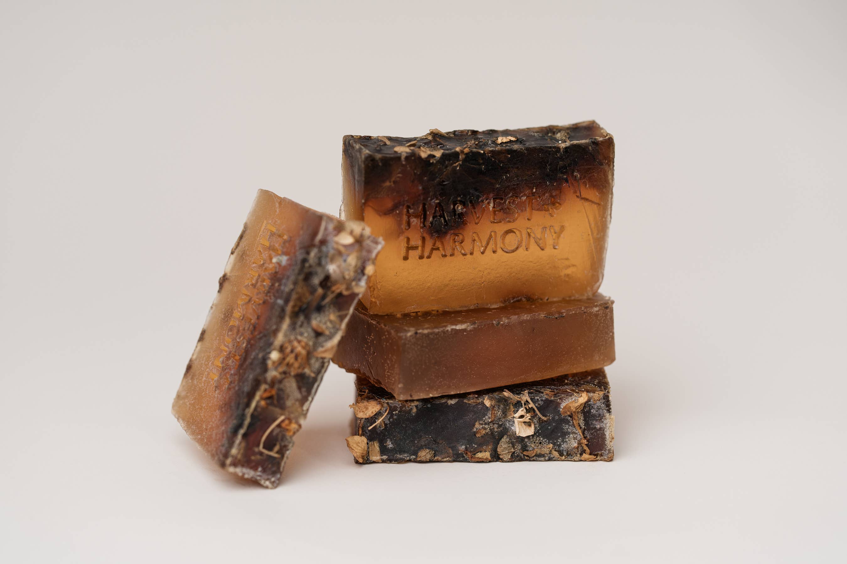 Harvest + Harmony - Wholesale Bar Soap - Harvest + Harmony Honey Soap3