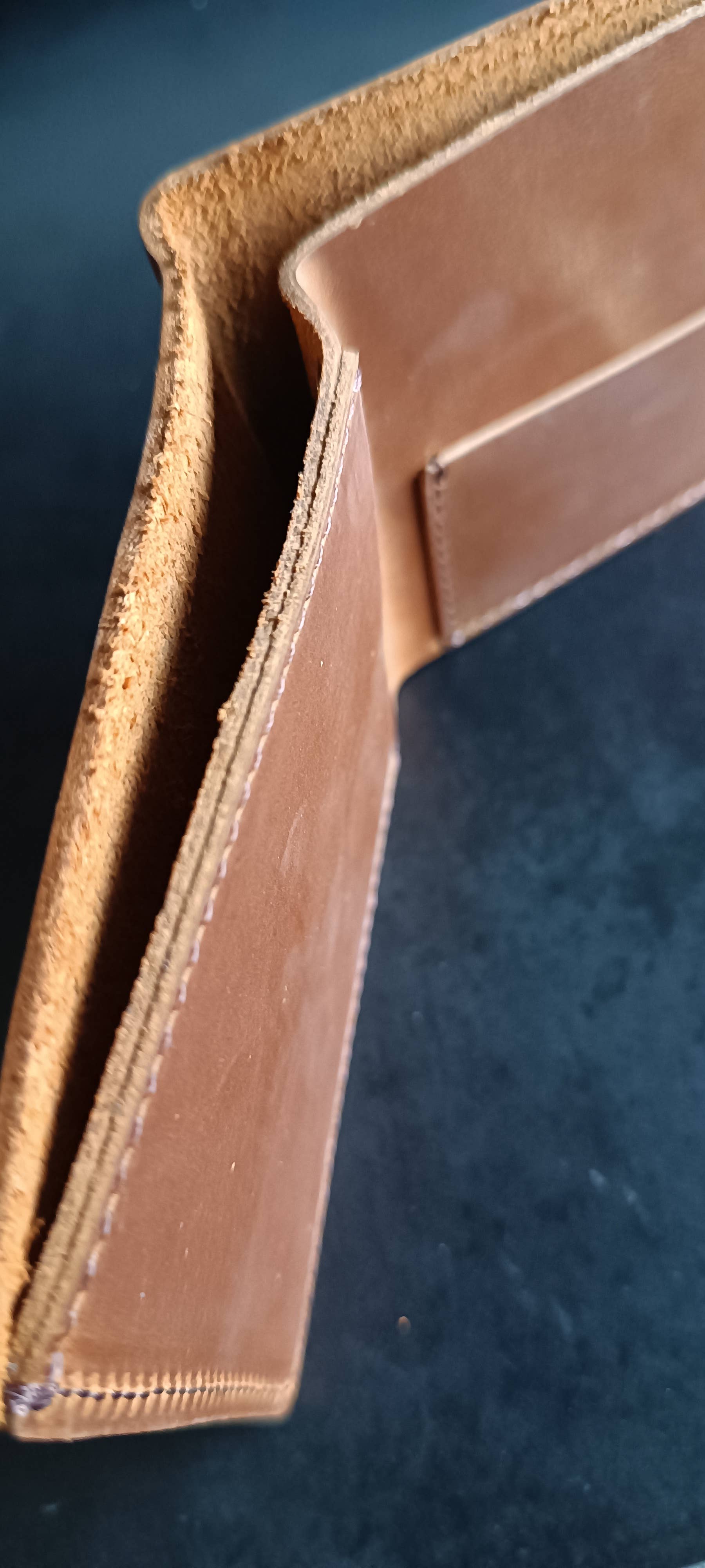 Unique Brand – wholesale Plånbok - Unisex – Läderkorthållare «Wallet» i resinlackerat läder3