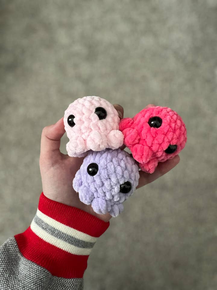 Handgemachter Mini-Häkel-Oktopus - Süßes Amigurumi-Stofftier für den Großhandel von The Yarn Barn NC