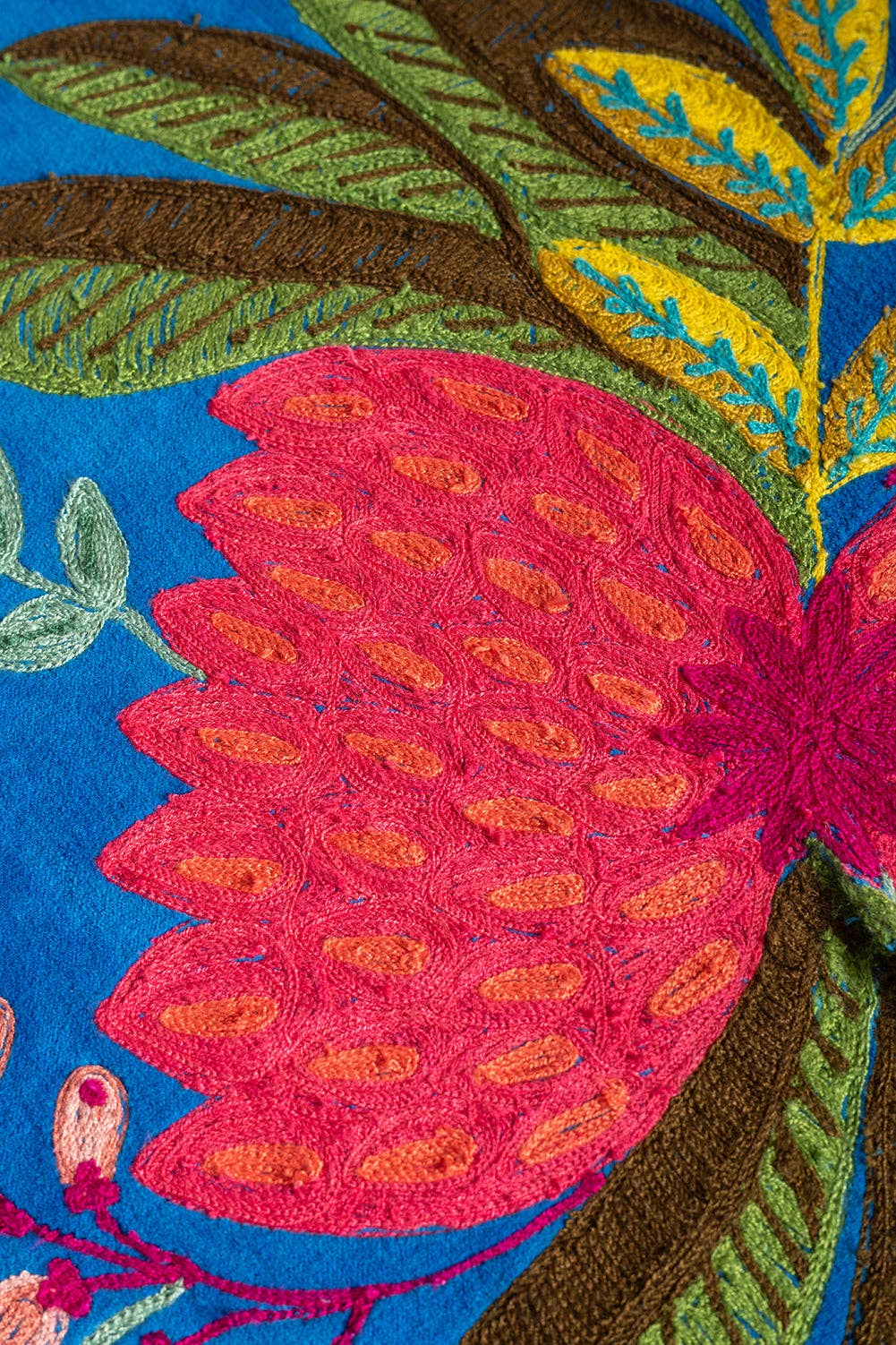 Ian Snow Ltd - Vente Chaises - Fauteuil brodé Cholena7