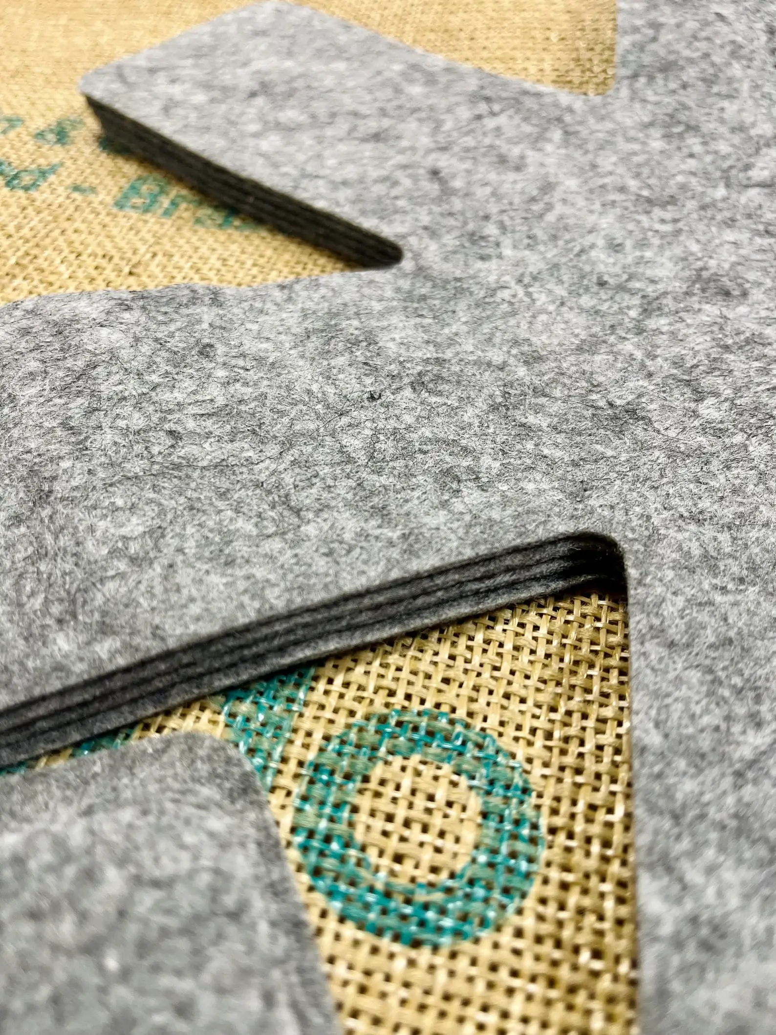 Sourdough by the Sea - Vendita all'ingrosso Contenitori/Organizer da cucina - Set portaoggetti Pan Protector Padelle protettive riutilizzabili in tessuto di feltro1