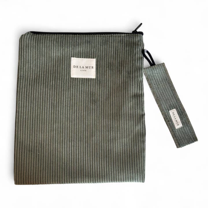 Book cover with matching bookmark Tree for wholesale by DE LA MUR LINE US Inc