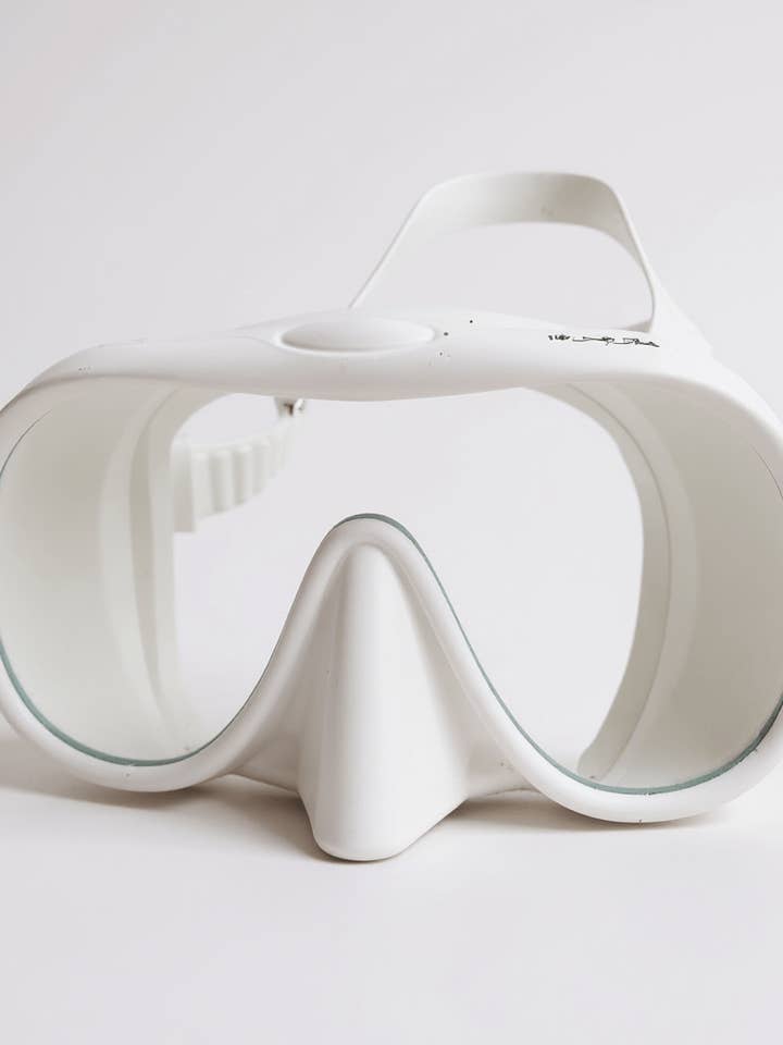 The Salty Babe - Wholesale Swim Goggles - Unisex - Looking Glass Dive Mask26