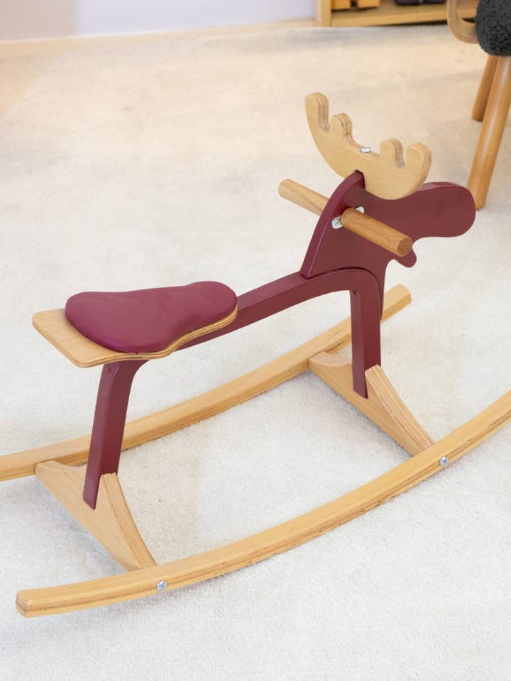 Rød gyngelegetøj for engroshandel hos lilikids shop