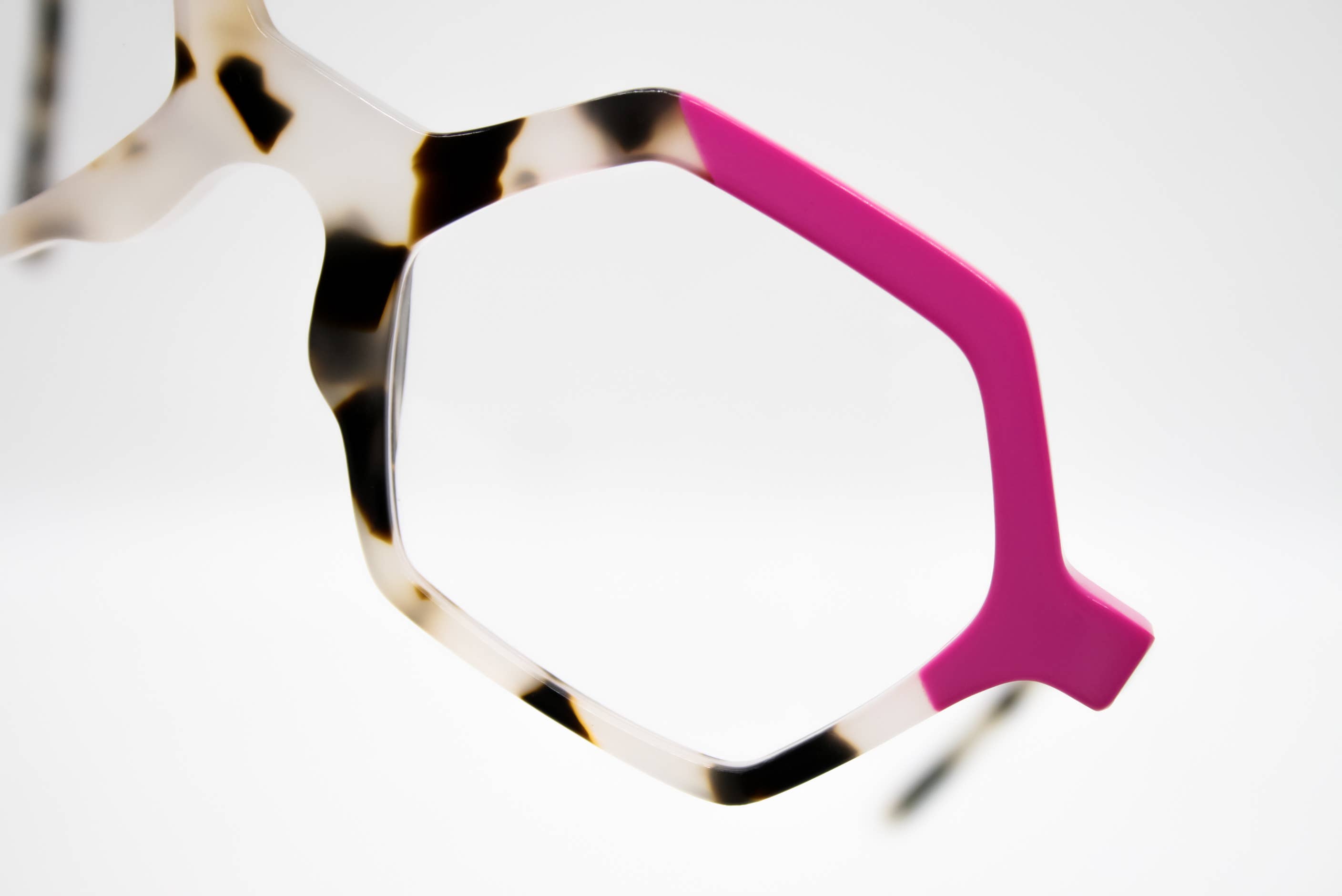 Lussier - Wholesale Eyeglasses - Women's - APOLLO7