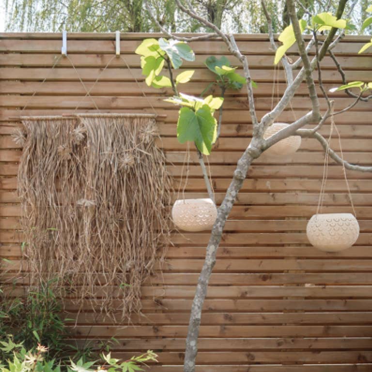 ByBazz – Engroshandel Pyntekvast – Væghængt dekoration af græs med blomster3