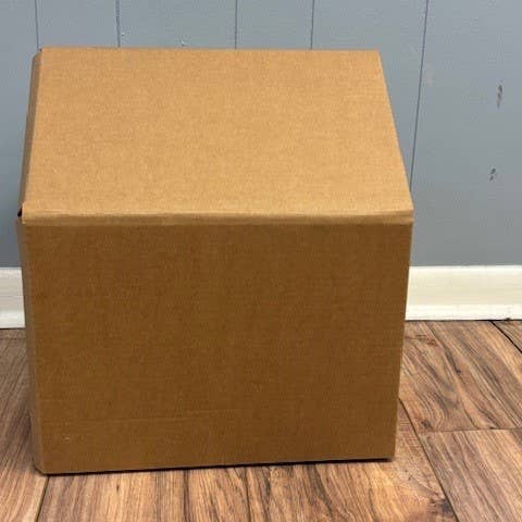 Designer Pet Products, LLC – wholesale Kattkliare - Katt – Kattkoja i kartong - Liten, för inomhuskatter och kaniner