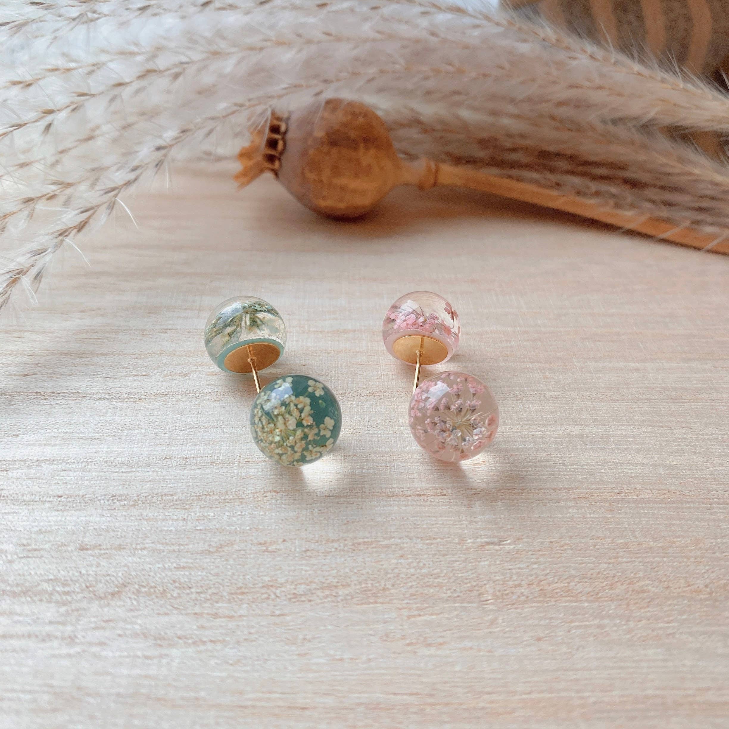 Giggle with Love - Wholesale Stud/Post Earrings - Dried Flower Earrings,floral Resin Stud, Handmade Round Real6