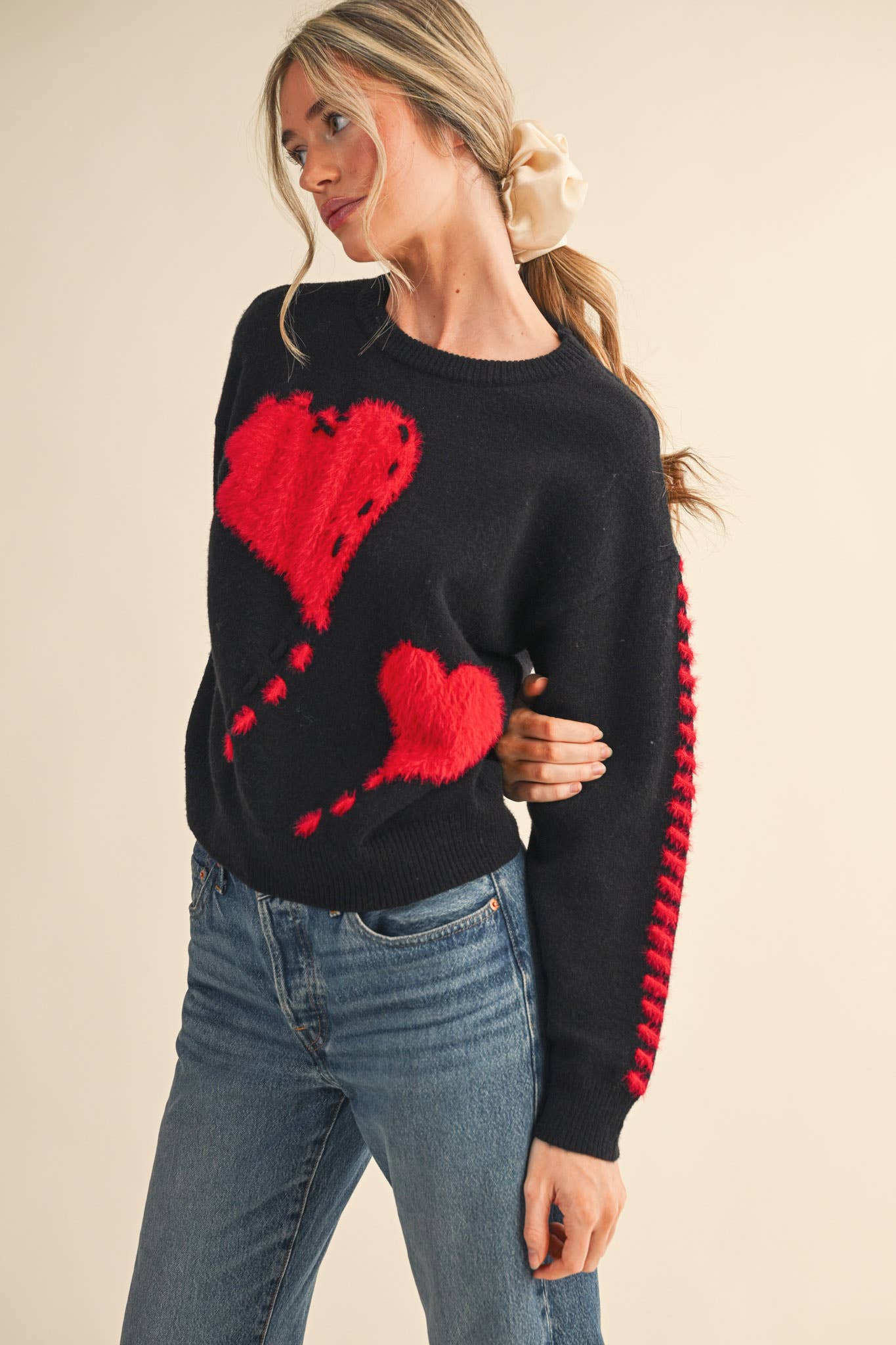 &MERCI - Wholesale Knit Sweater - Women's - FUZZY HEART KNIT SWEATER WITH WHIP STITCH MSW109903