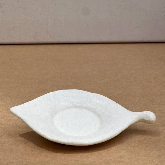 Leaf decorative plate for wholesale by Ticar Design