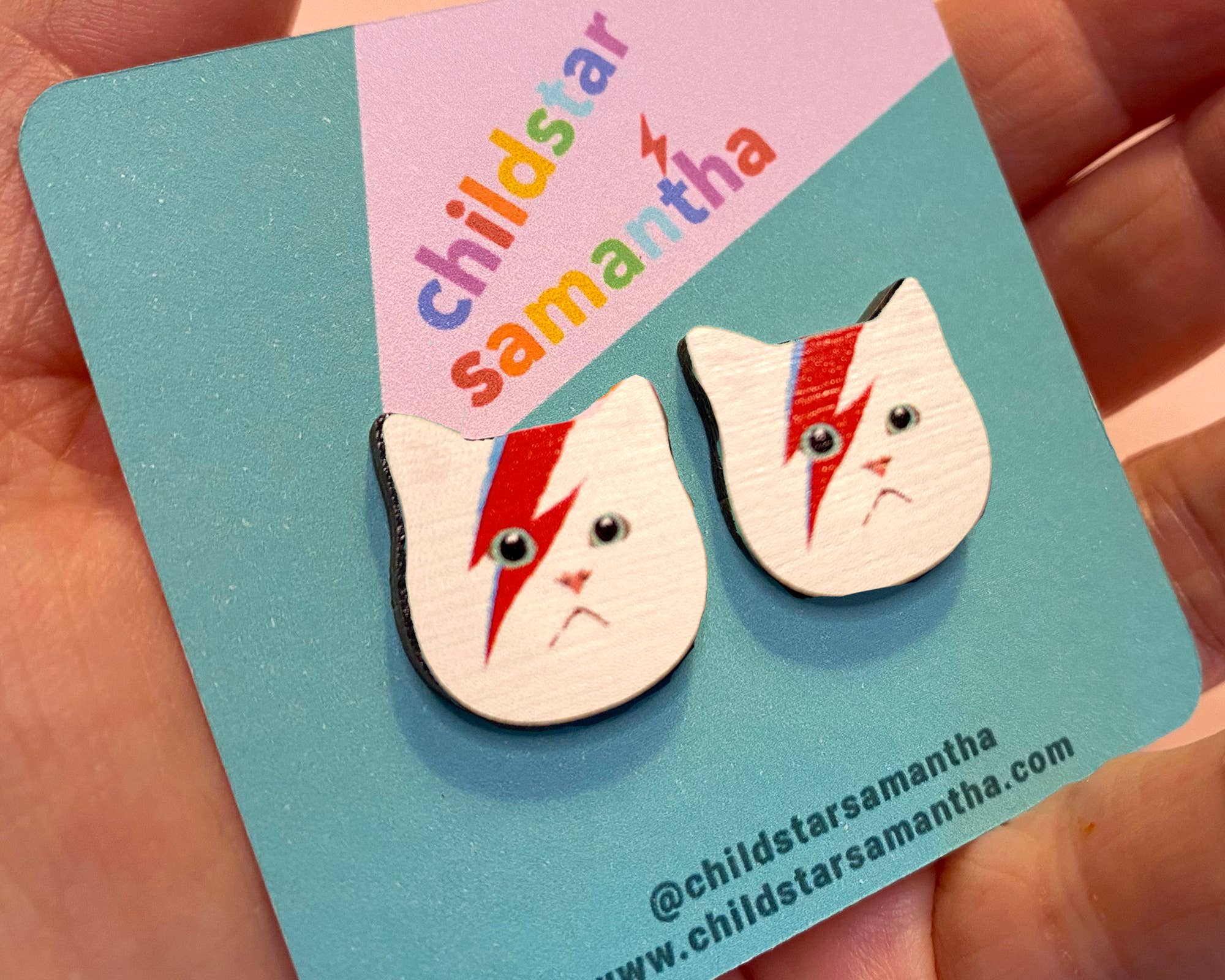 Childstar Samantha – wholesale Pendant/charm necklace – White Rock Cat Handmade Sustainable Wood Eco Necklace3