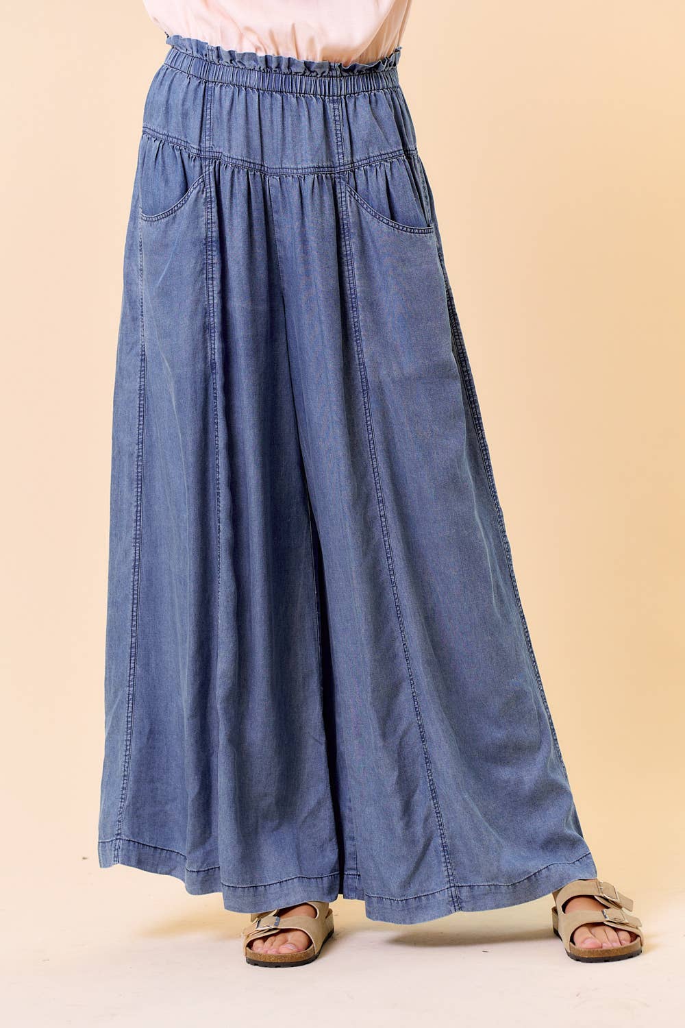 Doe and Rae - Wholesale Pants - Women's - TENCEL DENIM VOLUME WIDE-LEG PANT W/ SLANT POCKETS - 8823P3