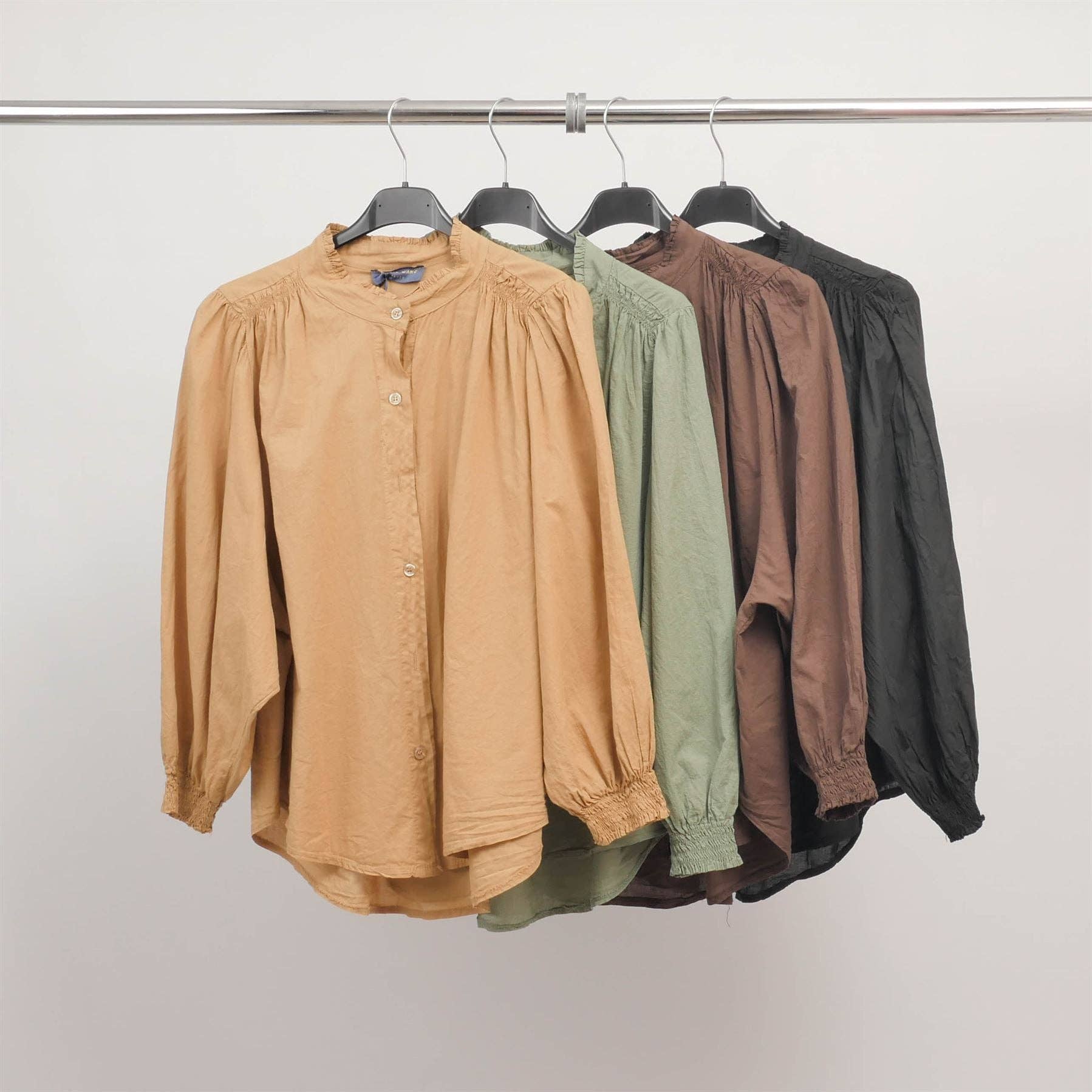 Cecile Wang - Wholesale Button Down Shirt - Women's - Loose shirt with gathered collar in cotton TDM608223