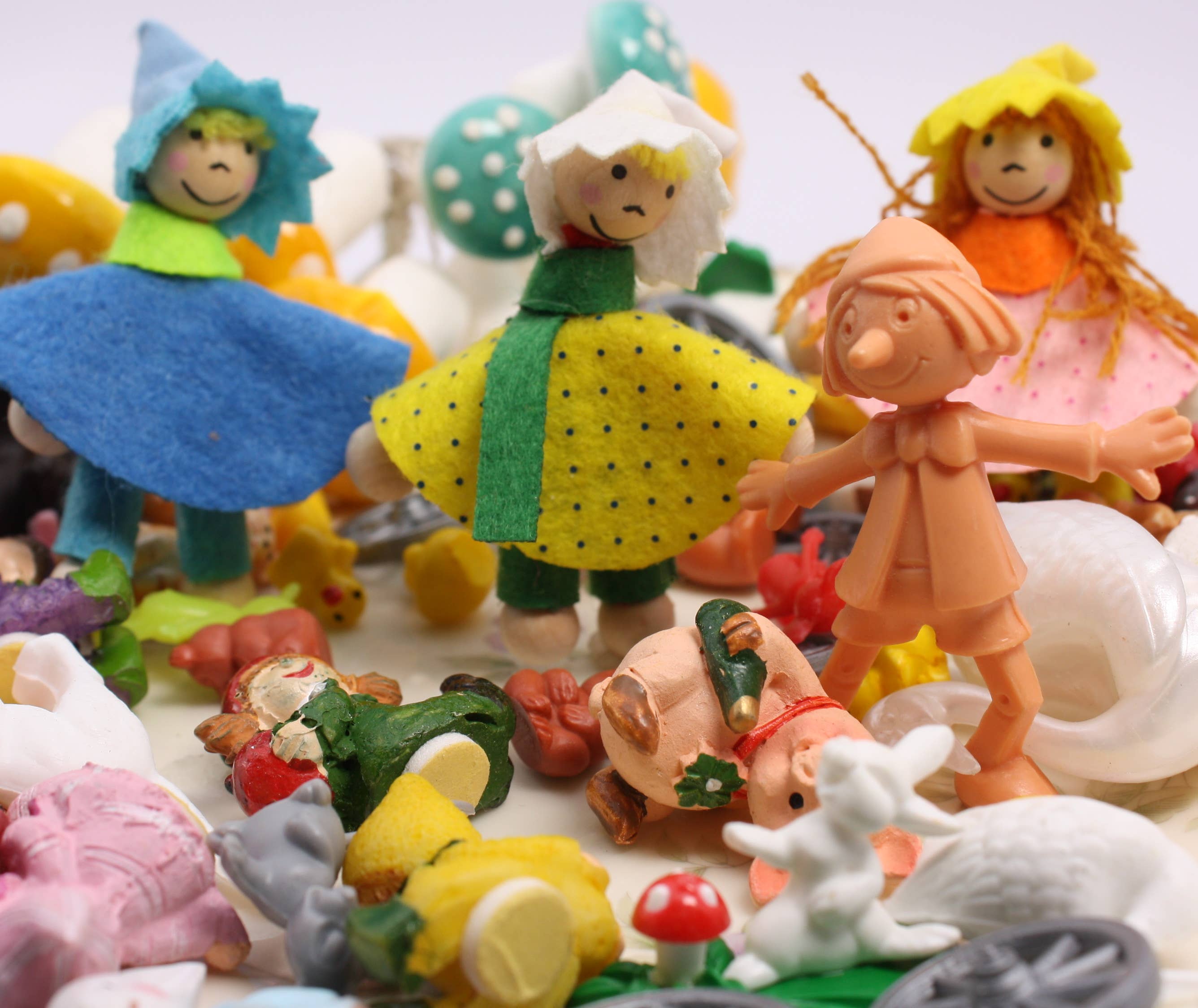 Meyer Imports - Wholesale Decorative Figurine - Mega Mini Mix Set! Vintage Miniatures - 4oz - IV3-36659