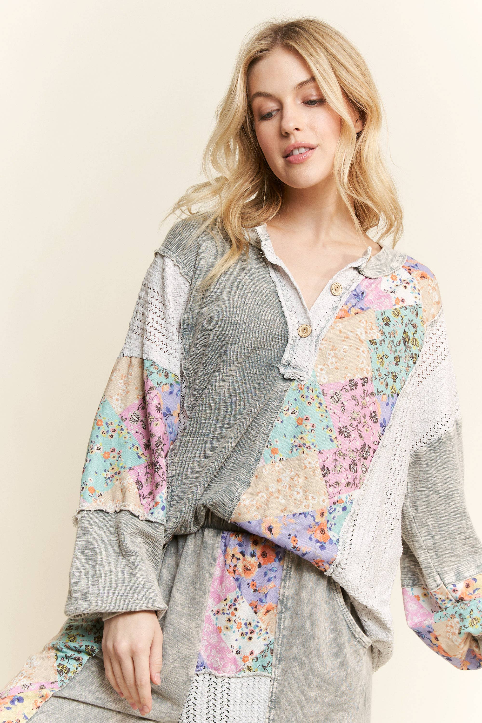 J.Her – Engroshandel Strikket top - Dame – Mineralvasket blomsterbølge-strikket jacquard boho-top HT6039P119