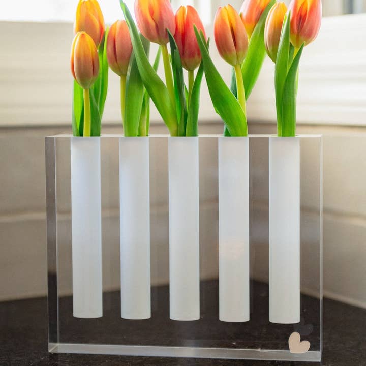 margo.rebecca - Wholesale Vase - large white acrylic vase1