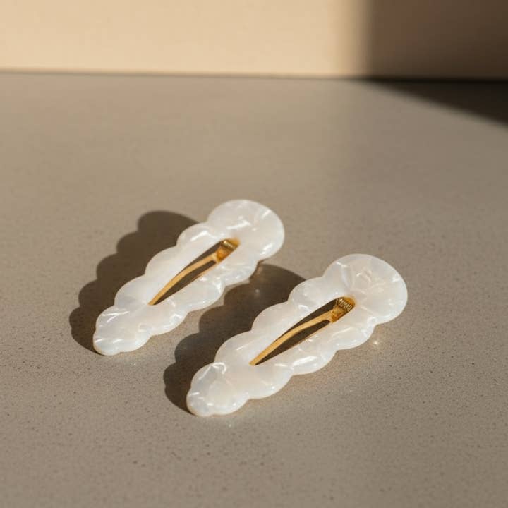 Barrettes Signature - Nacre (paire) et autres tendances Résultats pour perle attache tetine en vente B2B. Retours gratuits et paiement à 60 jours sur Faire sur Faire.