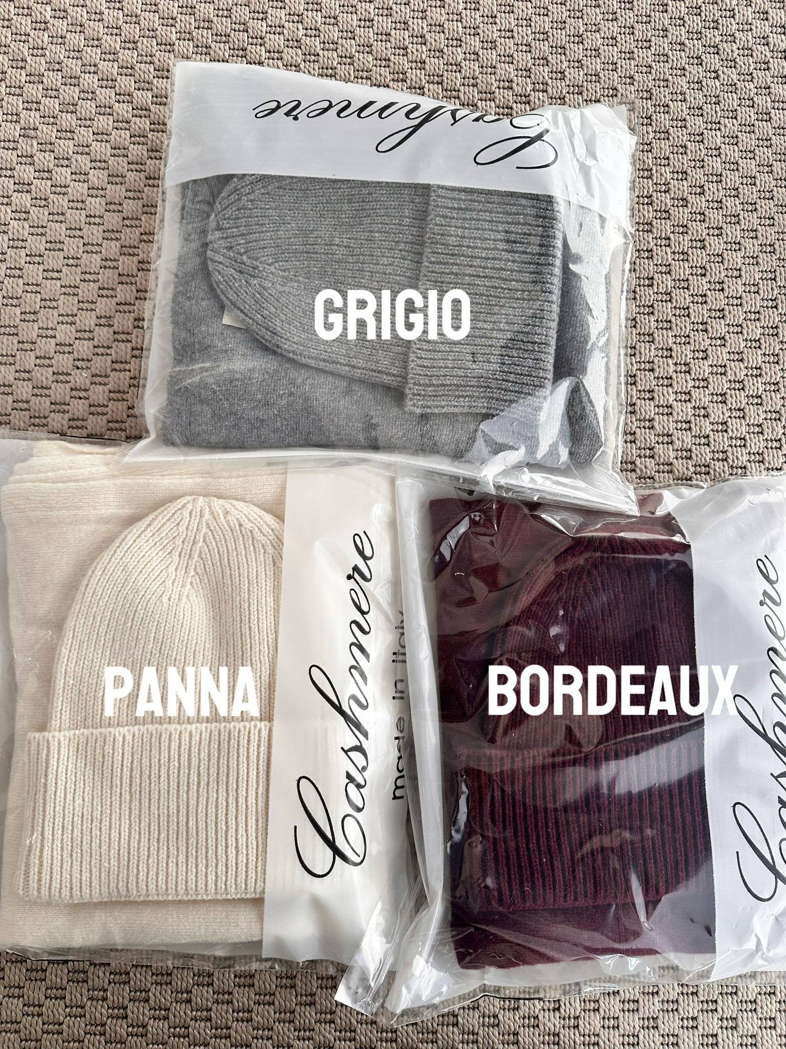 ADORA – wholesale Beanie – Women's – CASHMERE BLEND HAT & SCARF SET MADE IN ITALY3