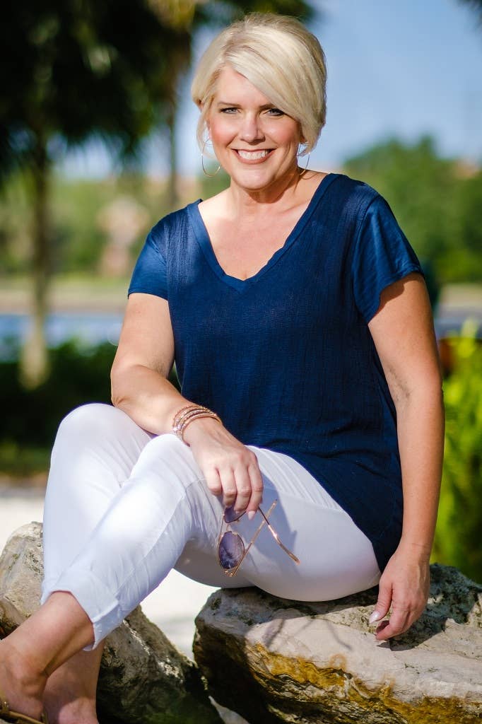 TINA Stephens Italy/Tees By Tina - Wholesale Blouse - Women's - Nola Cotton/Linen V-Neck Top (BSS207)45