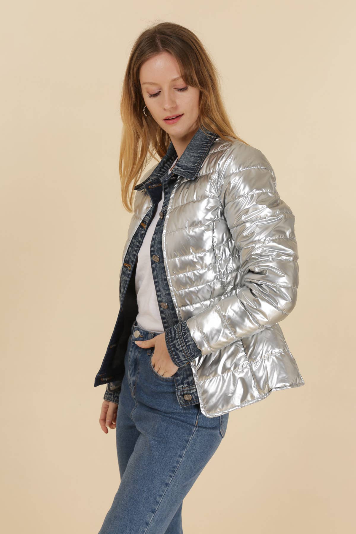 Attrait Paris - Wholesale Pufferjack - Dames - Kenza metalen jeansjack van twee materialen22